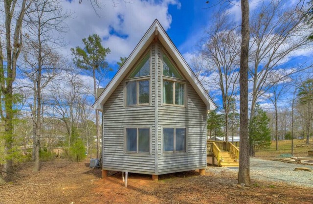 ✰ Modern A-Frame Lake House ✰ 4BR | Rent Jet Skis!