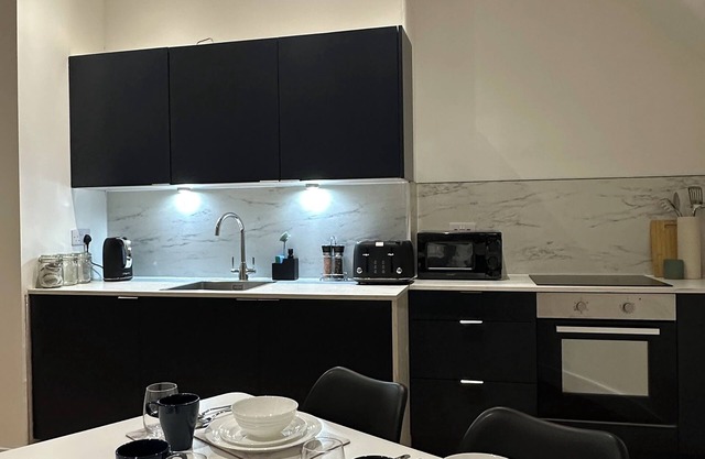 Modern apartment within the heart of the City Centre!