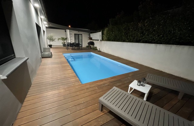 Modern air-conditioned house with swimming pool in a quiet location 15 kms from Albi