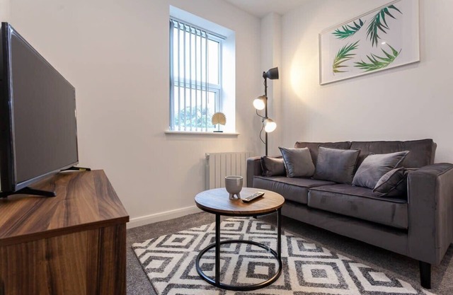 Modern and Chic 1BR Apartment in Bolton