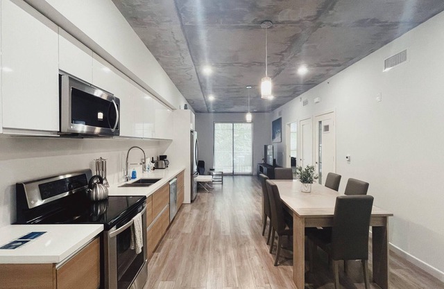 Modern and Cozy 2 Bedroom Apartment in the Heart of Glendale