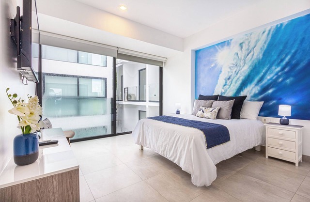 Modern and Luxurious New Condo