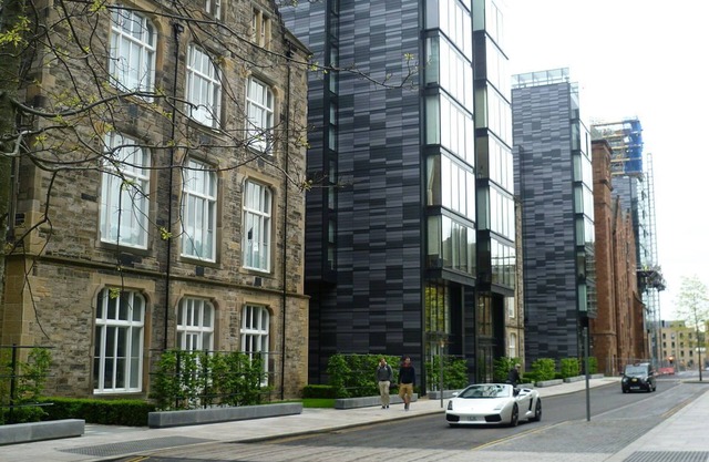Modern and luxurious 1 bedroom flat in Quarter-Mile development