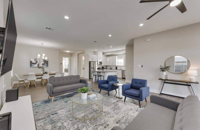 Modern and Spacious High End Home near Downtown