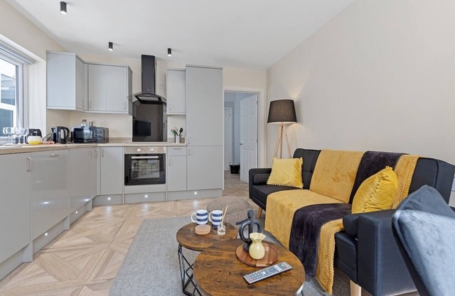 Modern Apartment 2 Double Bed Free Parking Suite11