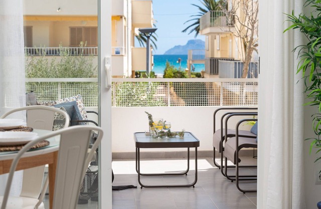 Modern Apartment for 5 on the beach of Alcúdia, with WiFi, AC and terrace
