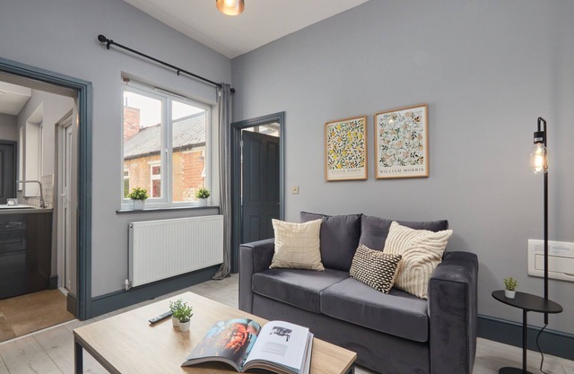 Modern Apartment for Contractors | Free Wi-Fi