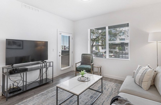 Modern Apartment in Prime Location (ID4579X9)