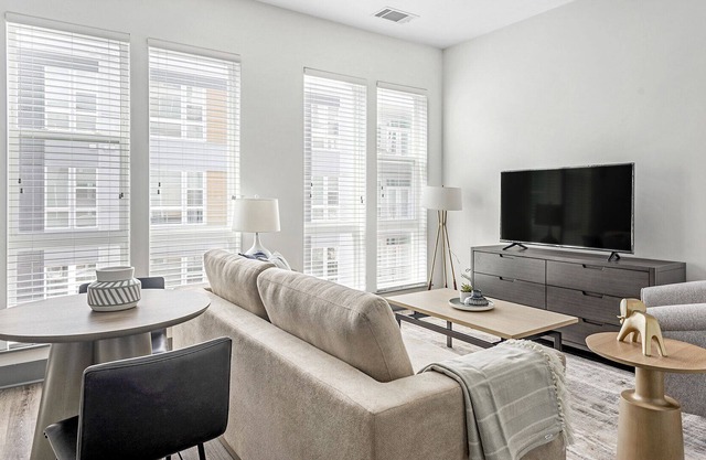 Modern Apartment in Prime Location (ID5335X22)