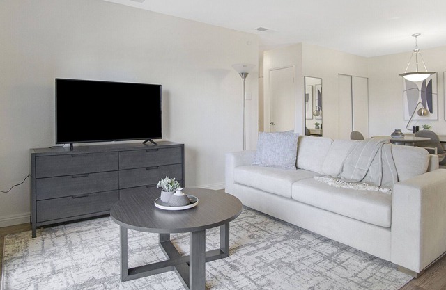 Modern Apartment in Prime Location (ID1233X125)