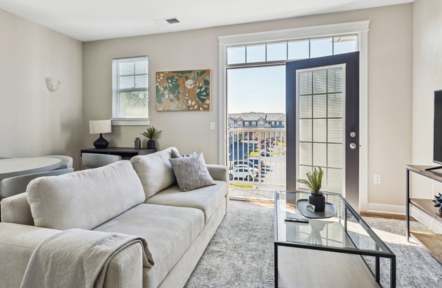 Modern Apartment in Prime Location (ID8519X38)