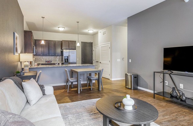 Modern Apartment in Prime Location (ID4080X59)
