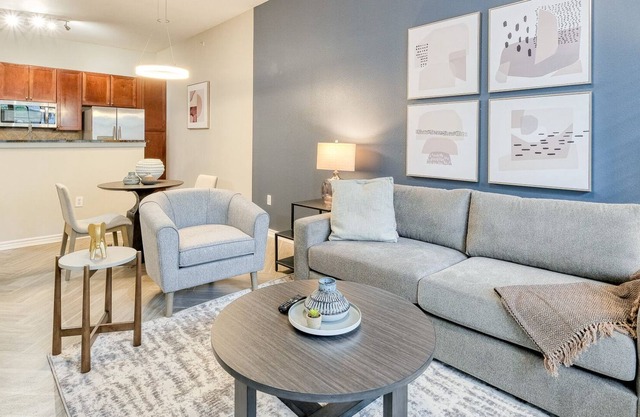 Modern Apartment in Prime Location (ID8120X43)