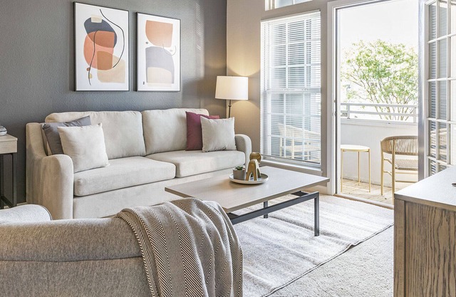 Modern Apartment in Prime Location (ID9979X33)