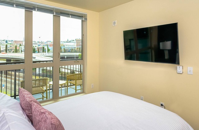 Modern Apartment in Prime Location (ID8493X21)