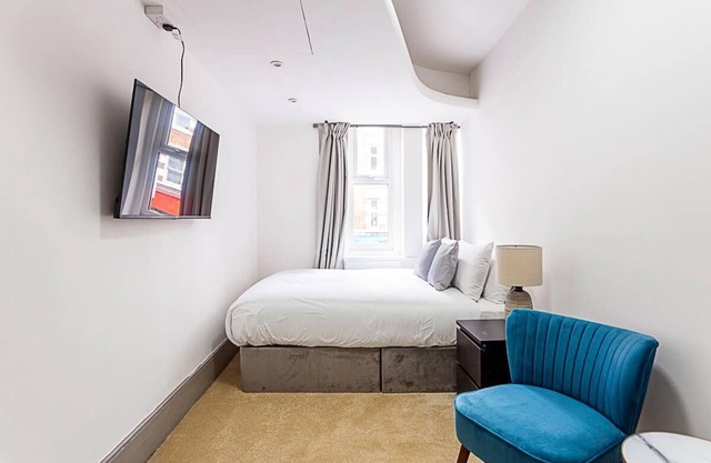 Modern Apartment in the Heart of Ealing, London.