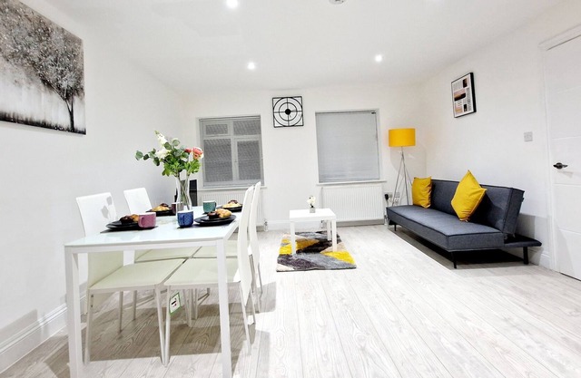 Modern Apartment in Uxbridge