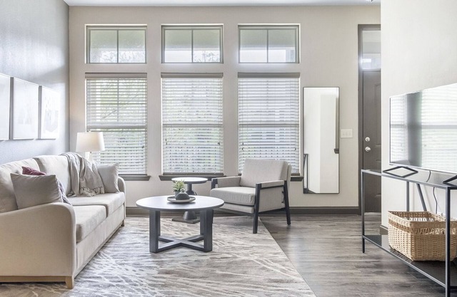 Modern Apartment in Prime Location (ID5081X1)