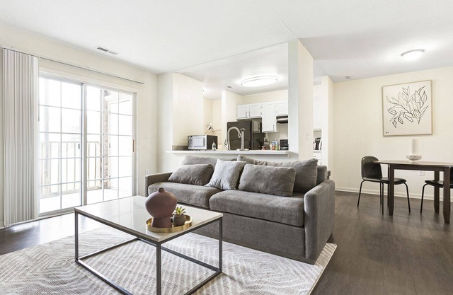 Modern Apartment in Prime Location (ID8565X20)