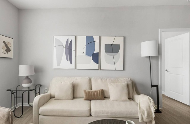 Modern Apartment in Prime Location (ID1400X466)