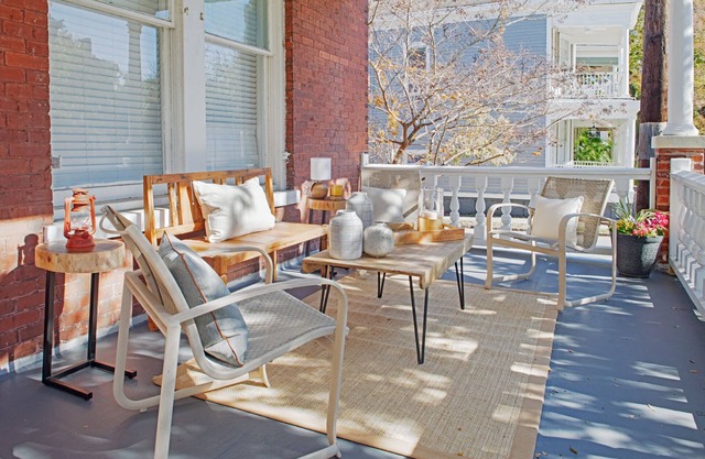 Modern Apartment Near Forsyth