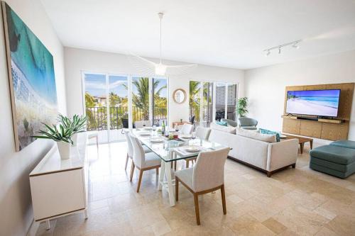 Modern Apartment - Steps to Puntarena Beach Club & Shops - Marina Overlook - Sleeps 10