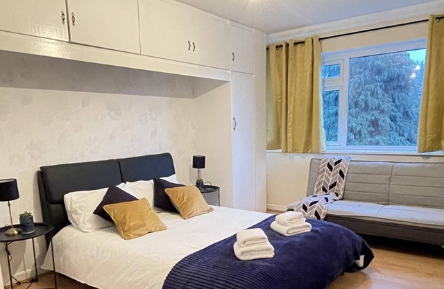 Modern Apartment Private Bathroom