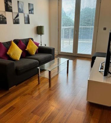 Modern Apt Cardiff City Centre - Prime Location