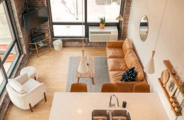 Modern Apt w/Gym, Elevator, Coffee Shop | 316
