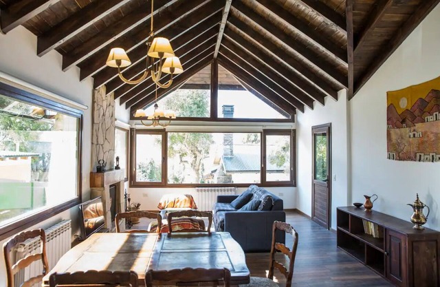 Modern house with great location, stunning views and BBQ area