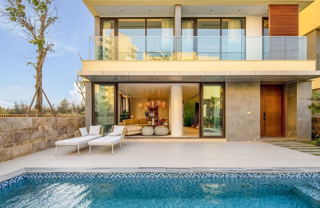 Modern Brand New 4 Bedroom Pool Villa | 5 Stars