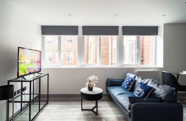 Modern & Bright 1 Bed Apartment in Preston Centre