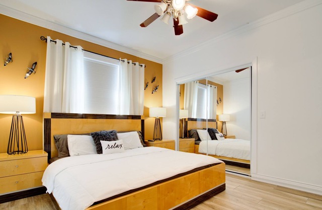 Modern Bungalow YBOR City Mins from Downtown Tampa