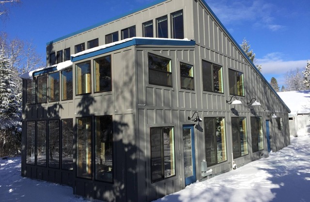 Modern Cabin w/Panoramic Mt Shasta View