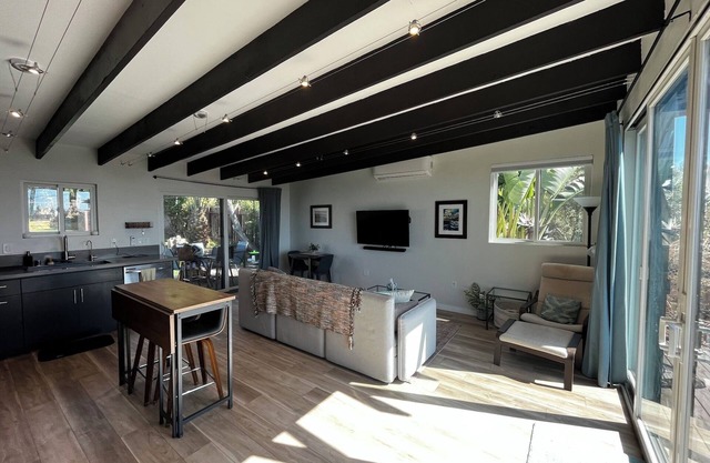 Modern Casita 1/2 Mile from Beach & Downtown Encinitas!