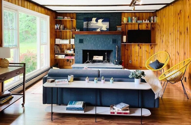 Modern Catskills Oasis w Pool and Bar Hall