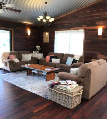 Modern Character Home - 2 Bedroom & 10 Mins from City