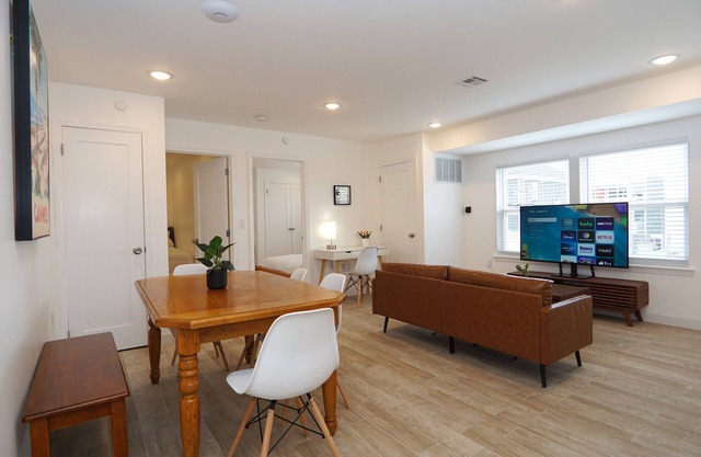 Modern Coastal Chic Retreat w/Deck - 604 #2