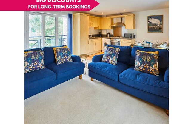 Modern Comfort: 2BR Flat w/Free Parking in Oadby