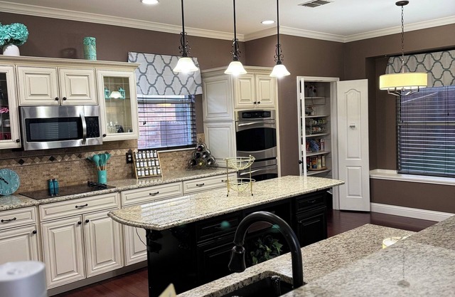 Modern Comfort 3-bedroom Home Near the Cowboys Stadium and Attractions