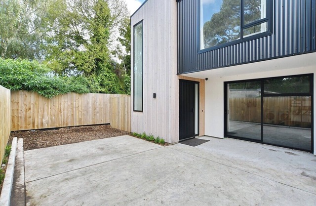 Modern Comfort in 2-Bedroom Townhouse in Phillipstown