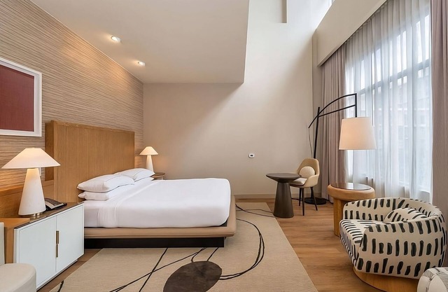 Modern Comfort with Great Amenities! Swimming Pool, Parking, Pets are Allowed!