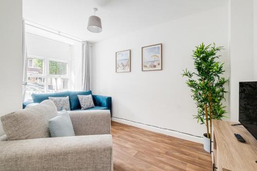 Modern & comfortable 4 bed house