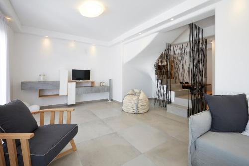 Modern & Comfortable Santorini Villa 3 Bedrooms Villa Aqua Private Pool & Beautiful Outdoor Space Exo Gialos