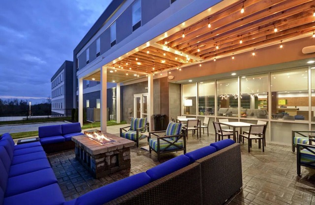 Modern Comforts: 3 Relaxing Units w/ Kitchenette, Breakfast and Parking