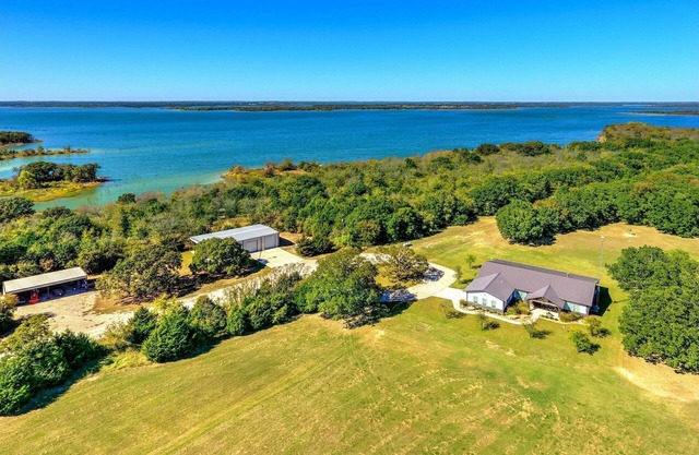 Modern, Comfy & Stylish Farmhouse - Direct Lake Access/Fishing Pond/Wildlife