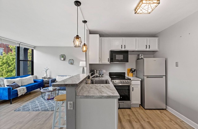 Modern Condo by McCormick Place