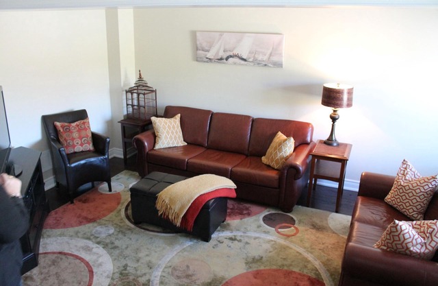 Modern Condo Steps From Historic Downtown Collingwood Charm