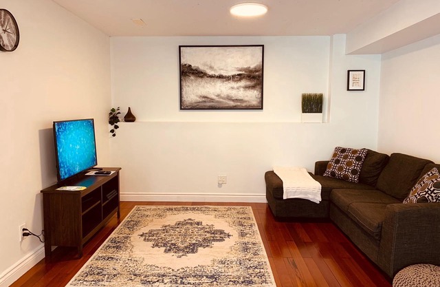 Modern, Contemporary 1 BR Garden Suite
