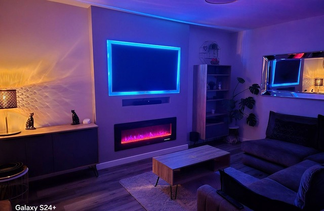 Modern cosy home with sea views Brixham, Torbay. New build estate, pets welcome